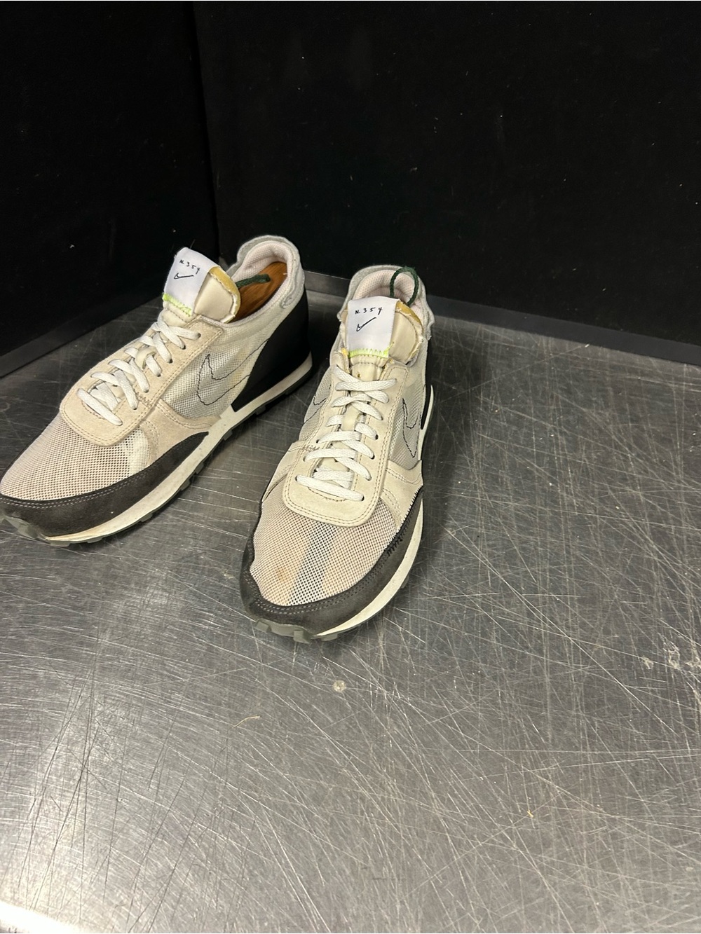 Nike Men's Beige Black Gray Retro waffle racer Runner Sneakers - Picture 2 of 11